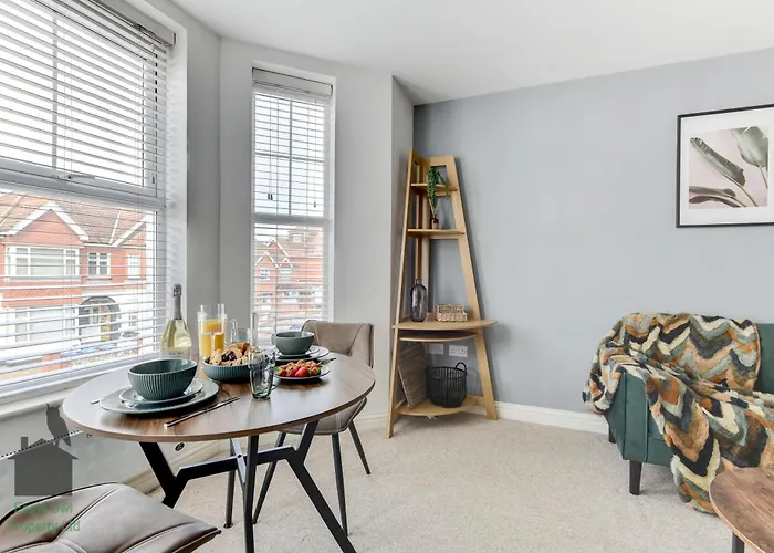 One Bedroom Apartment By Worthing Seafront